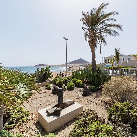 Casa Medano 8, 9 Or 15, Spectacular First Row Oceanside. First Block With Private Parking And Boardstorage * El Médano